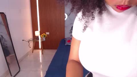 Snapshot of bunny_bao chatting on 02-14-26, 11:51 Rossi Hill online show from 02-14-26, 11:51