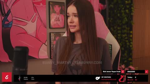 Snapshot of bunny_marthy chatting on 01-10-25, 02:45 Maddie Next stream online show from 01-10-25, 02:45