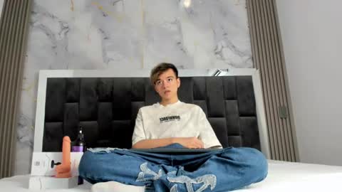 bunny online show from 03-01-25, 02:02