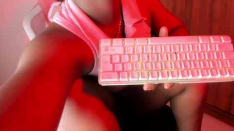 Snapshot of bunny_secrets chatting on 04-19-26, 06:10 Isa online show from 04-19-26, 06:10