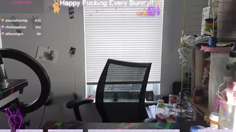 Tokki  bunny  online show from 12-04-24, 06:06