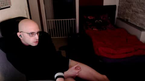 Snapshot of bunnydollstellas_toyboy chatting on 04-03-26, 02:09 bunnydollstellas_toyboy online show from 04-03-26, 02:09