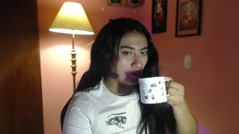 bunnyEmilyR0s33 online show from 06-25-26, 08:08