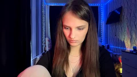 Snapshot of bunnytrussel chatting on 05-18-26, 12:00 Bella online show from 05-18-26, 12:00