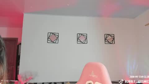 Snapshot of burbuja_cosmic chatting on 06-21-26, 01:19 Im Val Welcome to my room My instagram Bubble cosmic online show from 06-21-26, 01:19