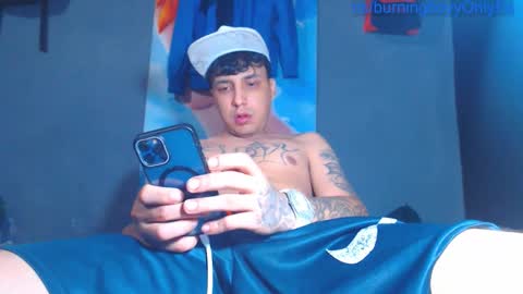 Snapshot of burningboyy chatting on 02-19-26, 11:28 independiente online show from 02-19-26, 11:28