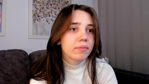Snapshot of burnletitallburn chatting on 02-11-25, 07:33 Jessica online show from 02-11-25, 07:33