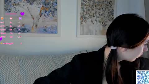 Snapshot of burnletitallburn chatting on 03-06-25, 01:37 Jessica online show from 03-06-25, 01:37
