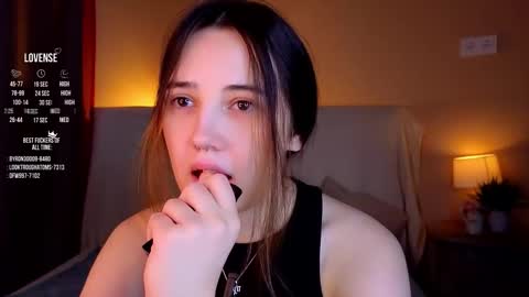 Snapshot of burnletitallburn chatting on 09-29-25, 03:11 Jessica online show from 09-29-25, 03:11