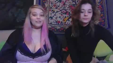 Snapshot of burnthemail chatting on 12-20-24, 08:49 lilly online show from 12-20-24, 08:49