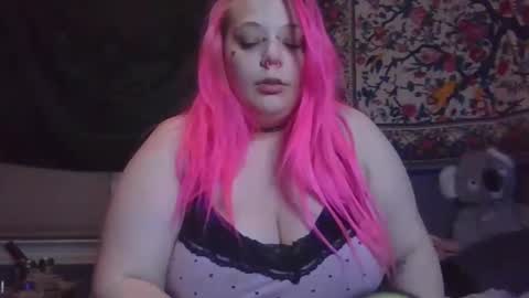 Snapshot of burnthemail chatting on 02-03-25, 12:14 lilly online show from 02-03-25, 12:14