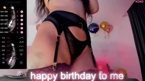 Snapshot of bush_woman chatting on 05-14-26, 07:53 Larisa online show from 05-14-26, 07:53