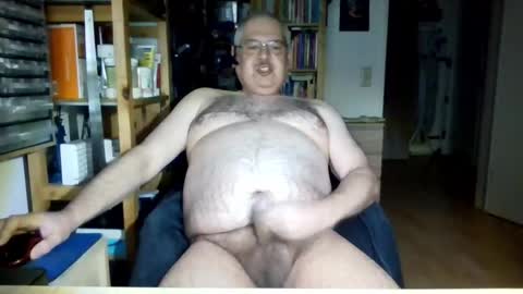 Snapshot of busibaer666 chatting on 04-21-26, 01:07 busi online show from 04-21-26, 01:07