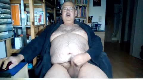 Snapshot of busibaer666 chatting on 06-14-26, 02:09 busi online show from 06-14-26, 02:09