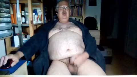 Snapshot of busibaer666 chatting on 07-04-26, 01:01 busi online show from 07-04-26, 01:01