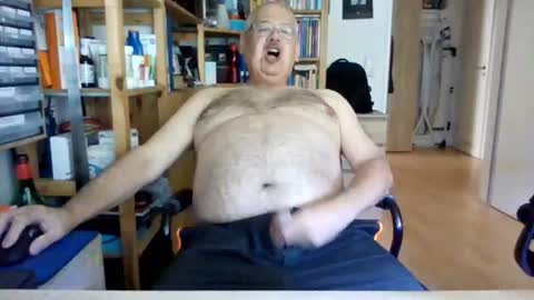 Snapshot of busibaer666 chatting on 07-14-26, 02:56 busi online show from 07-14-26, 02:56