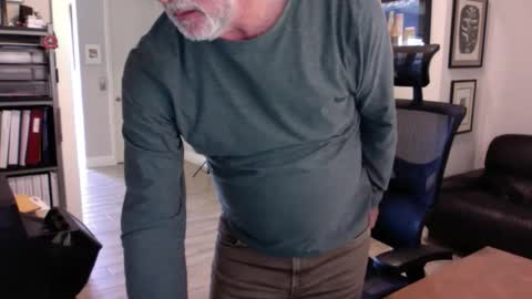 Snapshot of bustinout99 chatting on 02-06-26, 05:05 afternoon wood online show from 02-06-26, 05:05