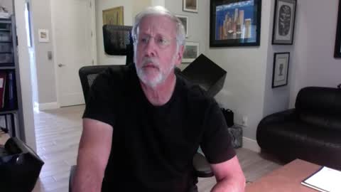 Snapshot of bustinout99 chatting on 04-09-26, 04:01 afternoon wood online show from 04-09-26, 04:01