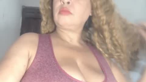 Snapshot of bustyamanda_ chatting on 07-14-26, 12:22 Amanda online show from 07-14-26, 12:22