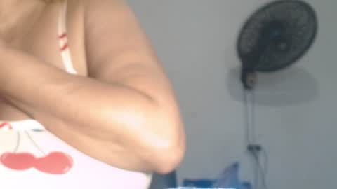 Snapshot of bustyamanda_ chatting on 07-15-26, 12:10 Amanda online show from 07-15-26, 12:10