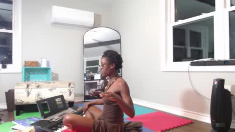 Snapshot of butt3rcup chatting on 09-29-25, 05:12 Goddess online show from 09-29-25, 05:12