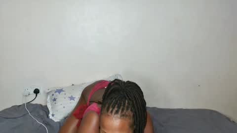 buttercup50 online show from 11-23-25, 05:46