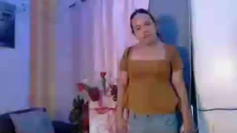 Snapshot of butterfly_blossom chatting on 07-11-26, 07:00 ask me. online show from 07-11-26, 07:00