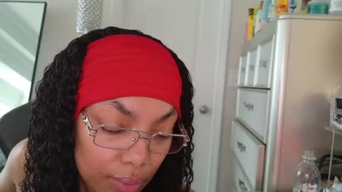 Snapshot of butterflybootyy chatting on 04-24-26, 02:41 butterfly booty online show from 04-24-26, 02:41
