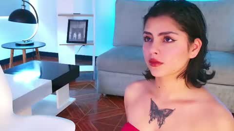 Snapshot of butterflyx39 chatting on 06-25-26, 07:51 Lia Butterfly online show from 06-25-26, 07:51