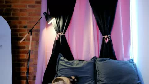 Snapshot of butterflyx39 chatting on 07-21-26, 07:16 Lia Butterfly online show from 07-21-26, 07:16