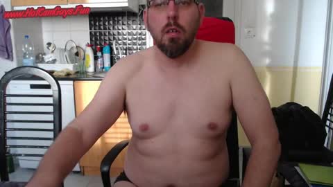 Snapshot of bux404 chatting on 01-06-25, 12:35 Pete online show from 01-06-25, 12:35