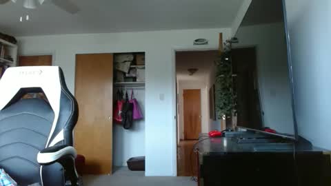 Snapshot of bwall1425 chatting on 03-30-26, 07:15 bwall1425 online show from 03-30-26, 07:15