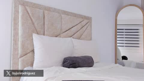    online show from 01-18-26, 03:32