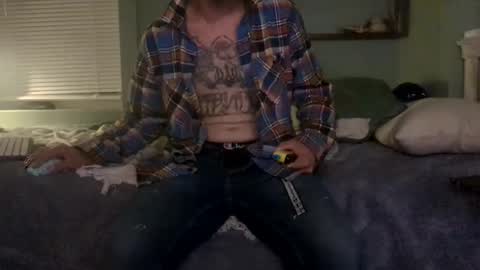 Snapshot of c4tf1sh chatting on 11-24-25, 06:13 1DontR3member online show from 11-24-25, 06:13