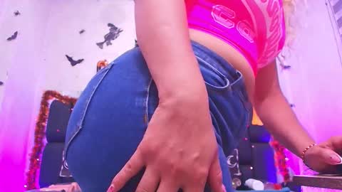 Carolina online show from 10-23-25, 03:06