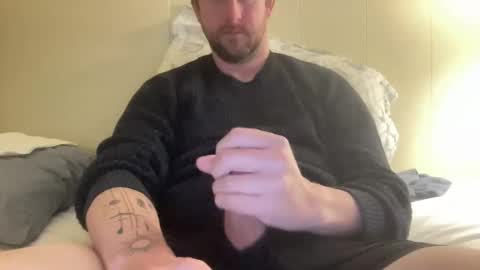 Snapshot of c_suite chatting on 11-28-25, 04:15 c_suite online show from 11-28-25, 04:15