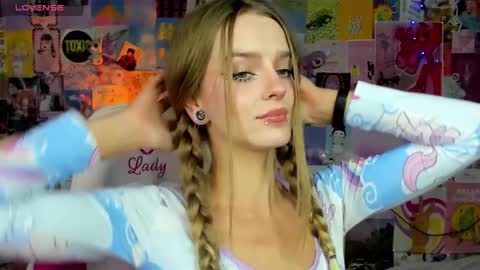 Snapshot of caaandy_girl chatting on 09-24-25, 06:33 Emily  online show from 09-24-25, 06:33