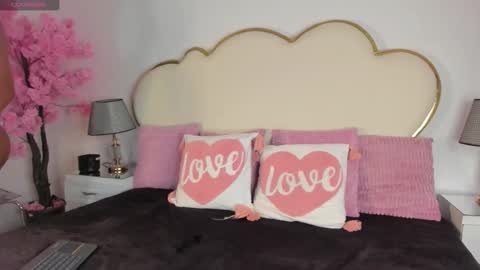 Cahitlin  online show from 11-25-25, 05:40