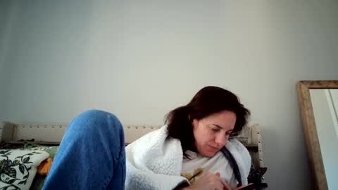 Snapshot of caitie__citrine chatting on 12-03-24, 07:11 Caitie Citrine online show from 12-03-24, 07:11