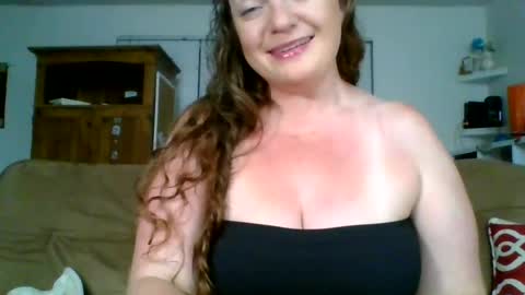 Snapshot of caitieluvs chatting on 07-21-26, 02:47 caitieluvs online show from 07-21-26, 02:47