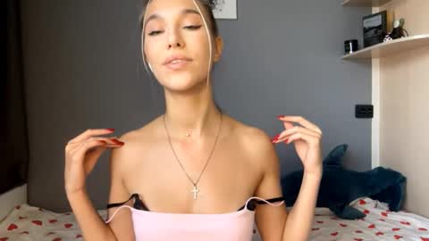 Kate online show from 10-22-25, 08:03