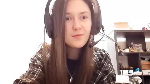 Snapshot of caitlynvuono chatting on 12-15-25, 01:37 Sara online show from 12-15-25, 01:37