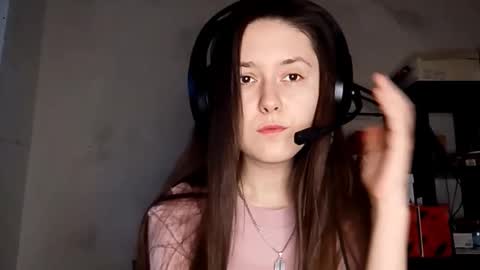 Snapshot of caitlynvuono chatting on 12-20-25, 12:56 Sara online show from 12-20-25, 12:56