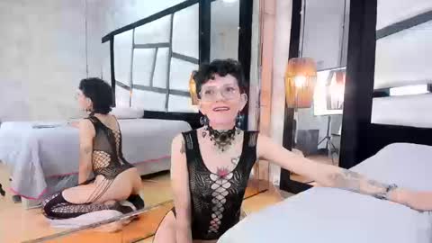 Snapshot of calioperoux chatting on 03-16-26, 10:03 Caliope online show from 03-16-26, 10:03
