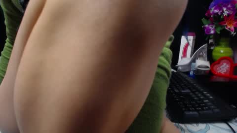 Snapshot of calipso_swet chatting on 01-14-25, 04:57 Calipso Swet online show from 01-14-25, 04:57