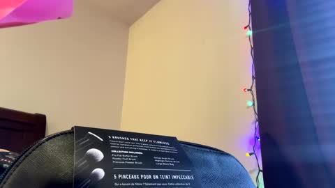 Snapshot of calishop1 chatting on 12-18-24, 10:57 calishop1 online show from 12-18-24, 10:57