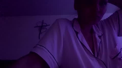 Snapshot of calishop1 chatting on 02-09-25, 03:34 calishop1 online show from 02-09-25, 03:34