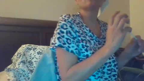 Snapshot of calishop1 chatting on 10-31-25, 02:45 calishop1 online show from 10-31-25, 02:45