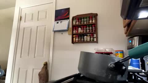 Snapshot of calishop1 chatting on 11-20-25, 07:35 calishop1 online show from 11-20-25, 07:35