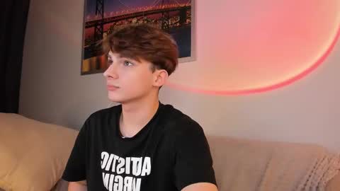 Snapshot of call__me_leo chatting on 01-21-25, 10:41 Call me Leo online show from 01-21-25, 10:41